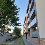 Pearl21
